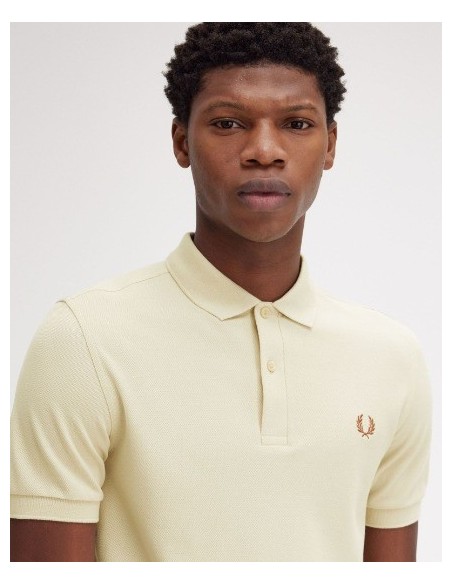 POLO CHICO FRED PERRY COLOR BEIG