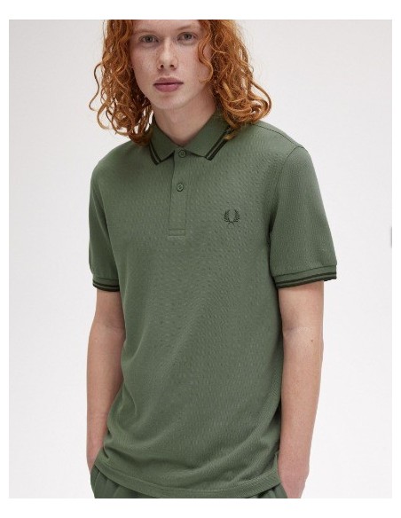 POLO CHICO FRED PERRY COLOR VERDE