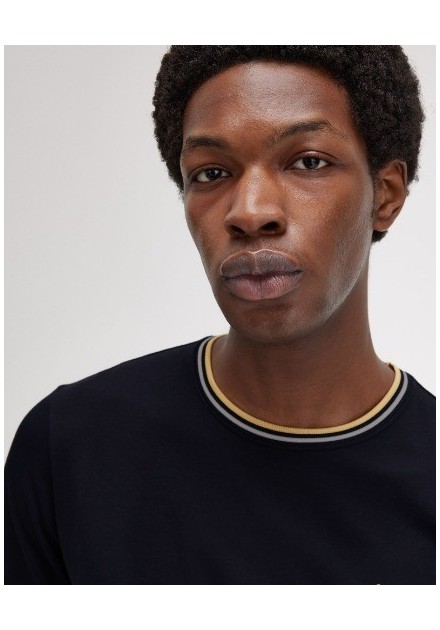 CAMISETA CHICO FRED PERRY COLOR NEGRO