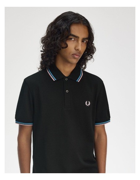 POLO CHICO FRED PERRY COLOR NEGRO