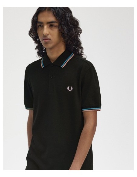 POLO CHICO FRED PERRY COLOR NEGRO