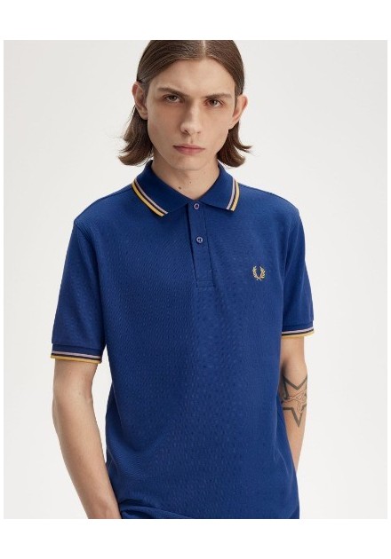 POLO CHICO FRED PERRY COLOR Y28 JEANS