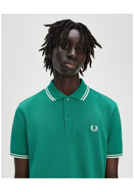 POLO CHICO FRED PERRY COLOR Y37 VERDE