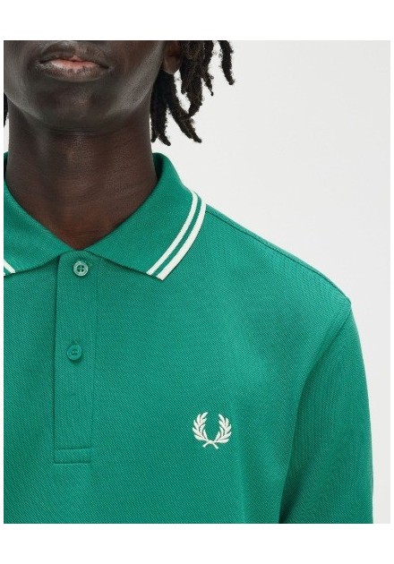 POLO CHICO FRED PERRY COLOR Y37 VERDE