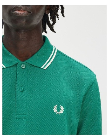 POLO CHICO FRED PERRY COLOR Y37 VERDE