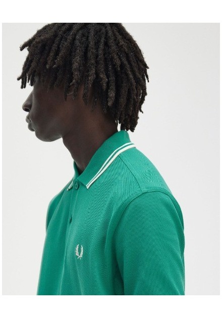 POLO CHICO FRED PERRY COLOR Y37 VERDE