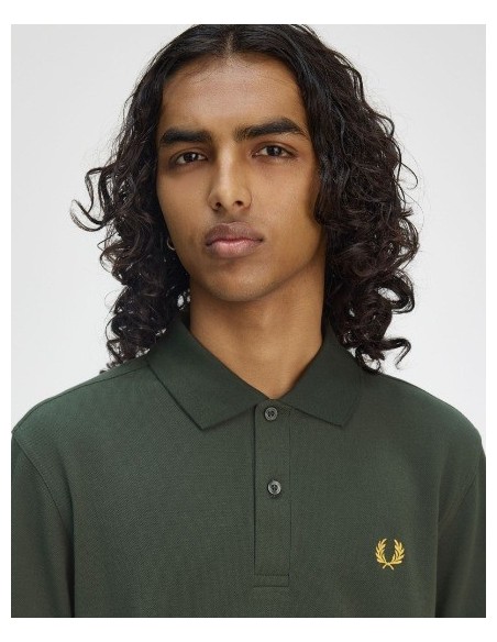 POLO CHICO FRED PERRY COLOR  VERDE