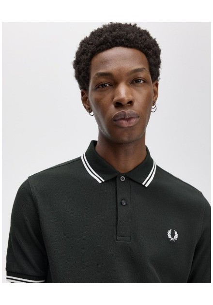 POLO CHICO FRED PERRY COLOR 50 VERDE