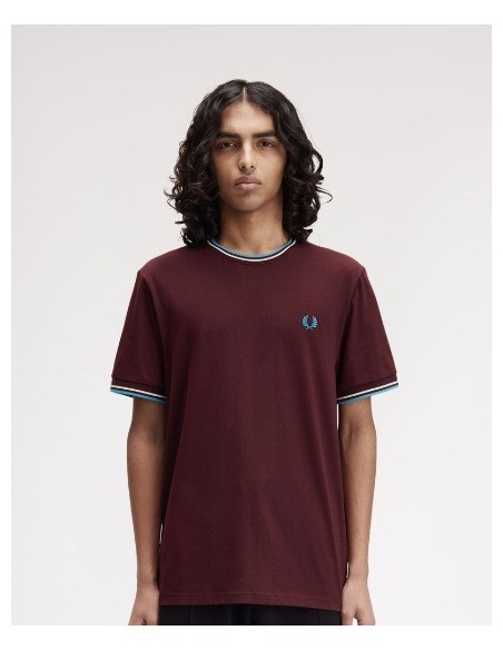CAMISETA UNISEX FRED PERRY COLOR 77 BURDEOS