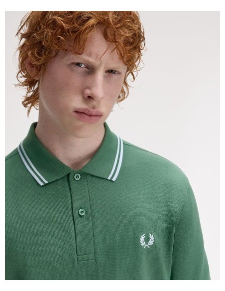 POLO CHICO FRED PERRY COLOR 45 VERDE