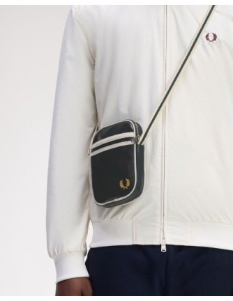 BOLSO UNISEX FRED PERRY COLOR 49 NEGRO 2